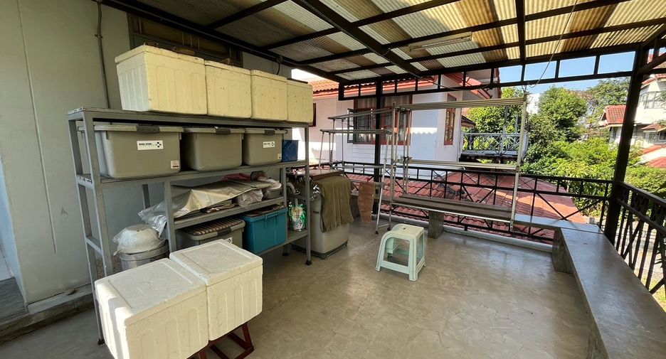 Haus zum Kauf mit 4 Zimmer in Sai Mai, Bangkok