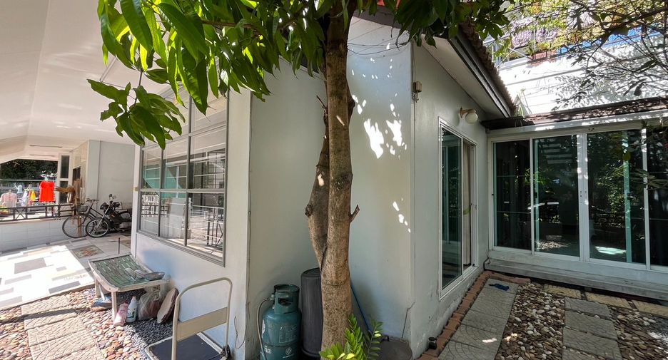 Haus zum Kauf mit 4 Zimmer in Sai Mai, Bangkok