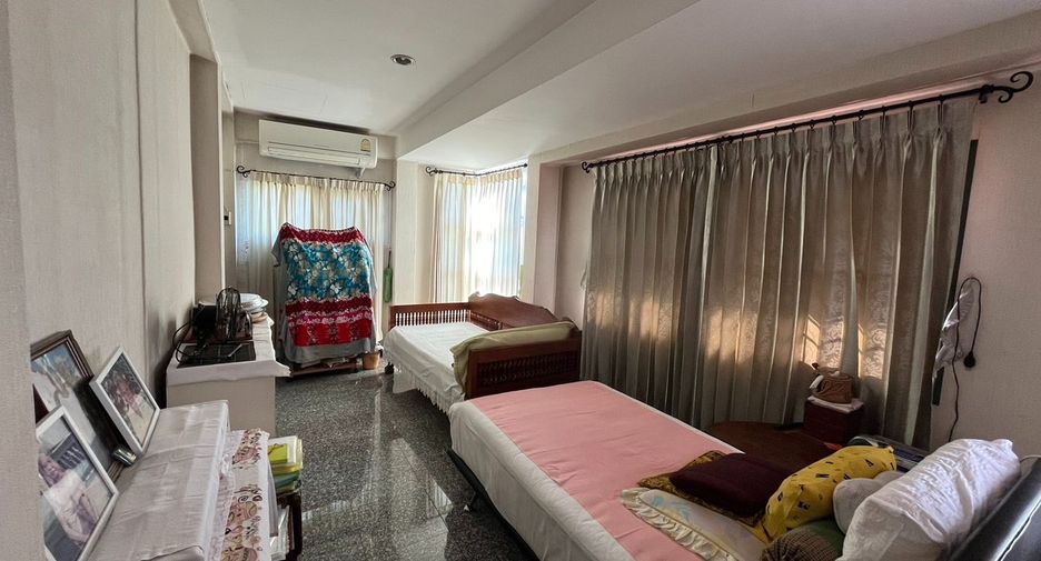 Haus zum Kauf mit 4 Zimmer in Sai Mai, Bangkok