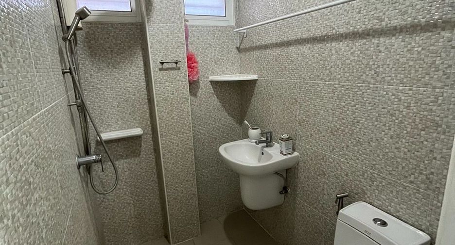 Haus zum Kauf mit 4 Zimmer in Sai Mai, Bangkok