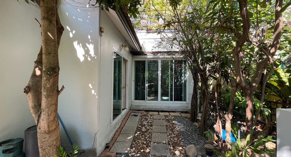 Haus zum Kauf mit 4 Zimmer in Sai Mai, Bangkok