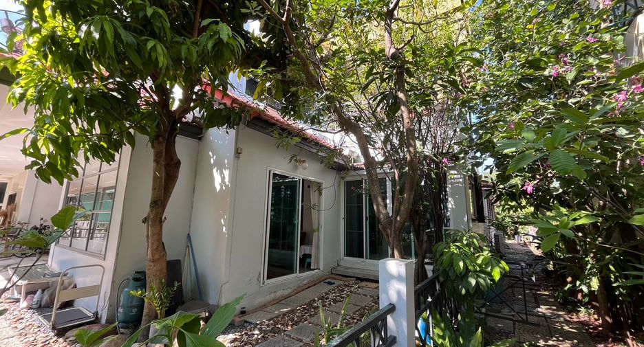 Haus zum Kauf mit 4 Zimmer in Sai Mai, Bangkok