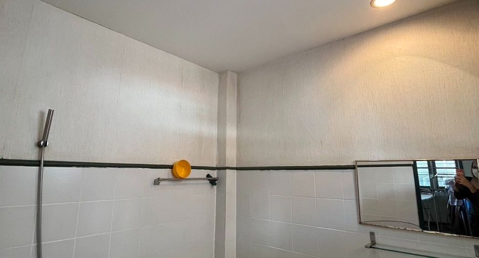 Haus zum Kauf mit 4 Zimmer in Sai Mai, Bangkok