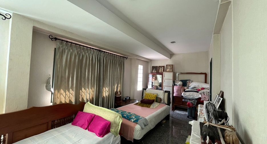 Haus zum Kauf mit 4 Zimmer in Sai Mai, Bangkok