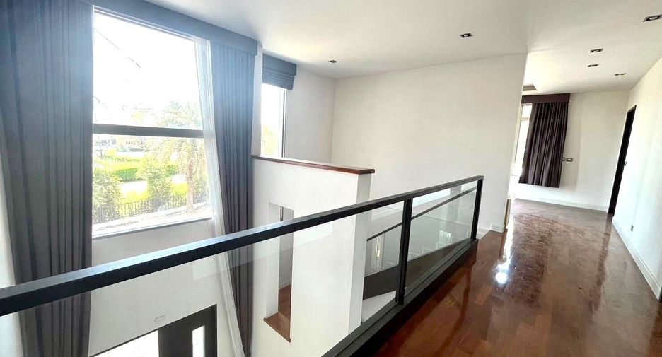 Haus zum Kauf mit 5 Zimmer in Lat Krabang, Bangkok