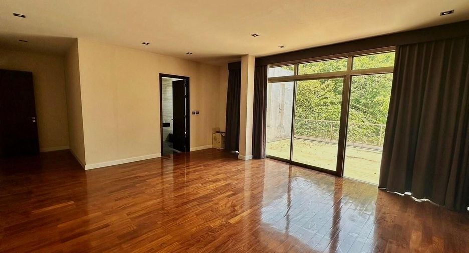 Haus zum Kauf mit 5 Zimmer in Lat Krabang, Bangkok