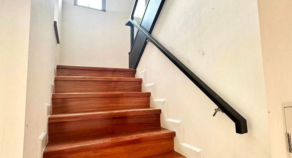 Haus zum Kauf mit 5 Zimmer in Lat Krabang, Bangkok