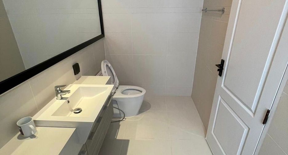 For sale 4 bedrooms house in Mueang Samut Prakan, Samut Prakan