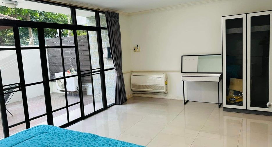 ให้เช่า 4 ห้องนอน บ้านเดี่ยว ใน วัฒนา, กรุงเทพฯ
