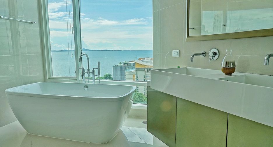 For rent 3 bedrooms condo in Bang Lamung, Chonburi