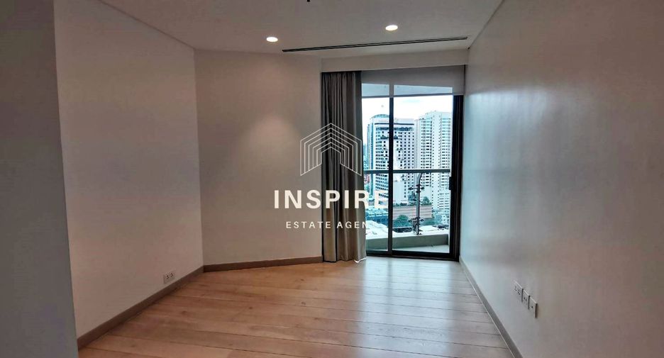 For rent 3 bedrooms condo in Khlong Toei, Bangkok