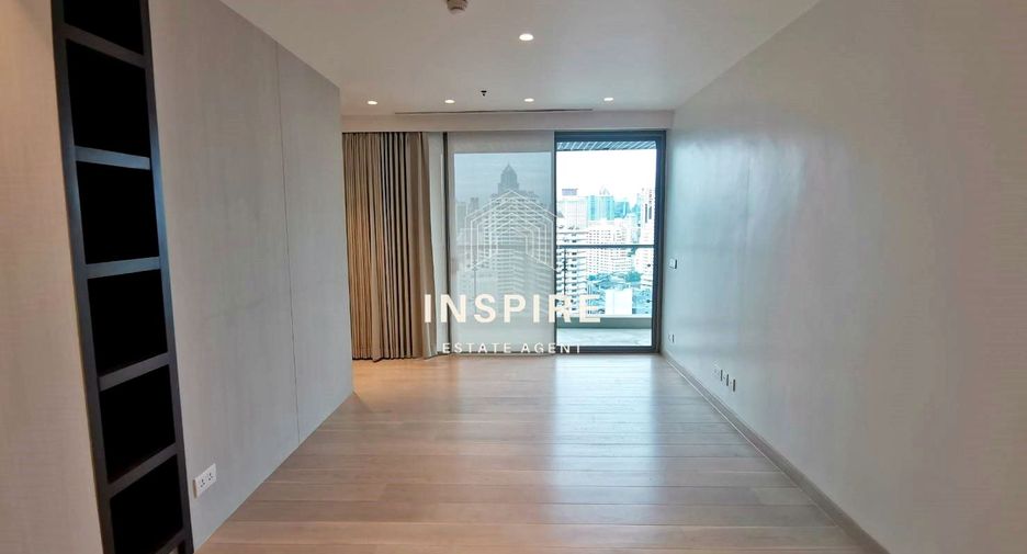 For rent 3 bedrooms condo in Khlong Toei, Bangkok