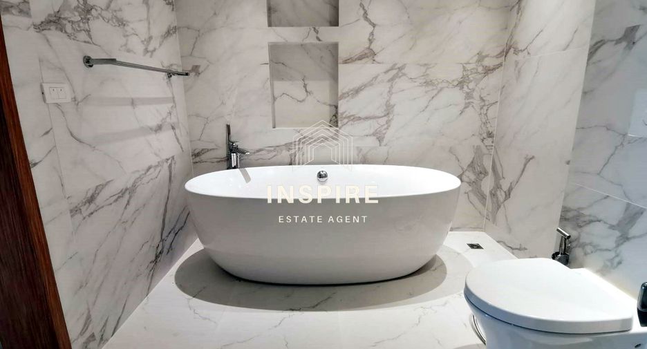 For rent 3 bedrooms condo in Khlong Toei, Bangkok