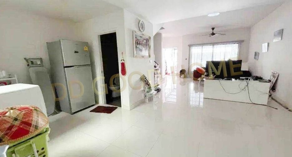 For sale 3 bedrooms townhouse in Bang Khae, Bangkok