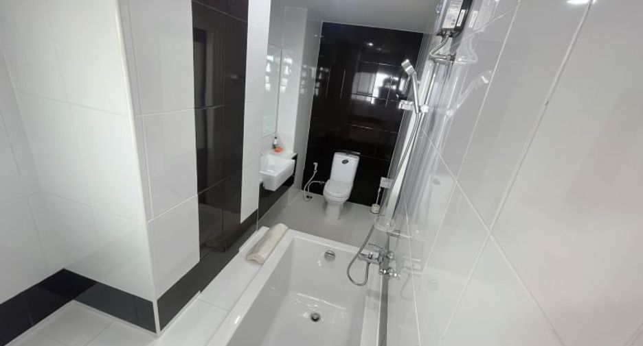 Condo en alquiler de 2 habitaciones en Si Racha, Chonburi