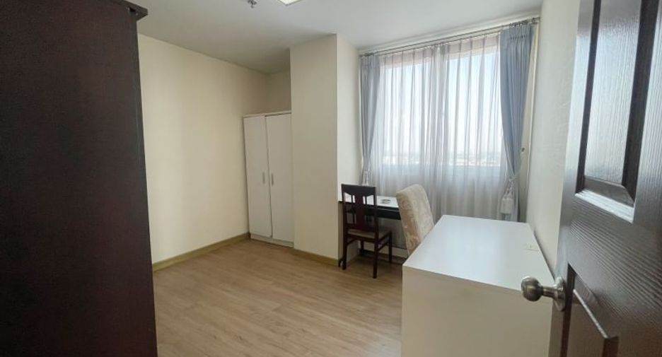 Condo en alquiler de 2 habitaciones en Si Racha, Chonburi