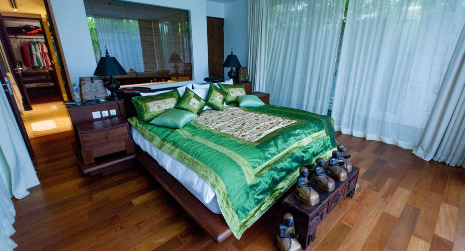 For sale 5 bedrooms villa in Mueang Phuket, Phuket