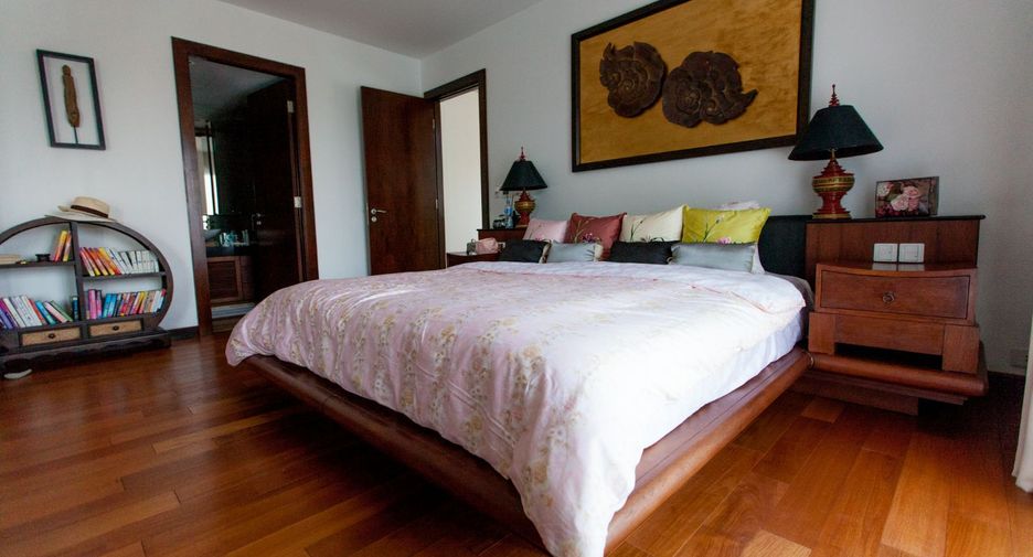 For sale 5 bedrooms villa in Mueang Phuket, Phuket