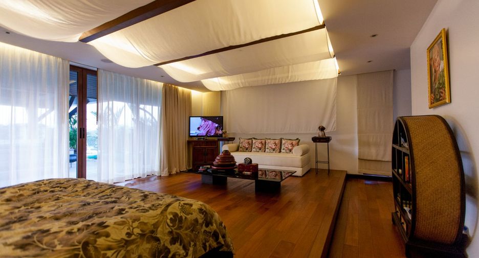 For sale 5 bedrooms villa in Mueang Phuket, Phuket