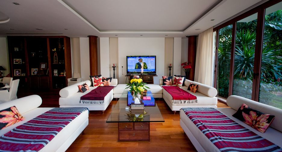 For sale 5 bedrooms villa in Mueang Phuket, Phuket