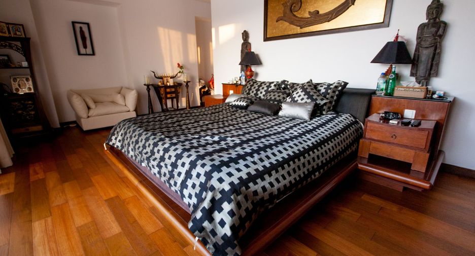 For sale 5 bedrooms villa in Mueang Phuket, Phuket