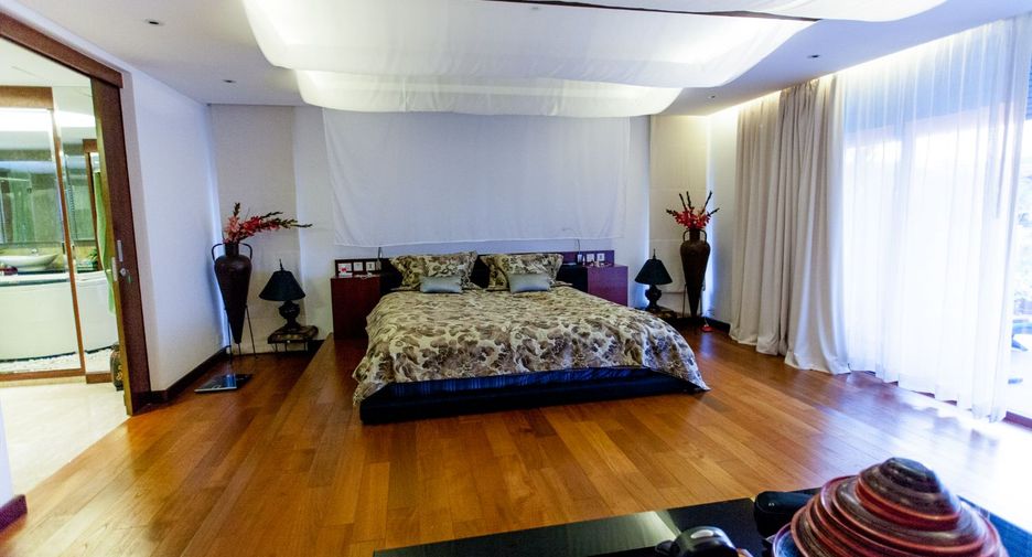 For sale 5 bedrooms villa in Mueang Phuket, Phuket