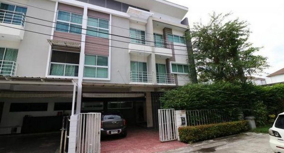 ให้เช่า 4 ห้องนอน คอนโด ใน วัฒนา, กรุงเทพฯ