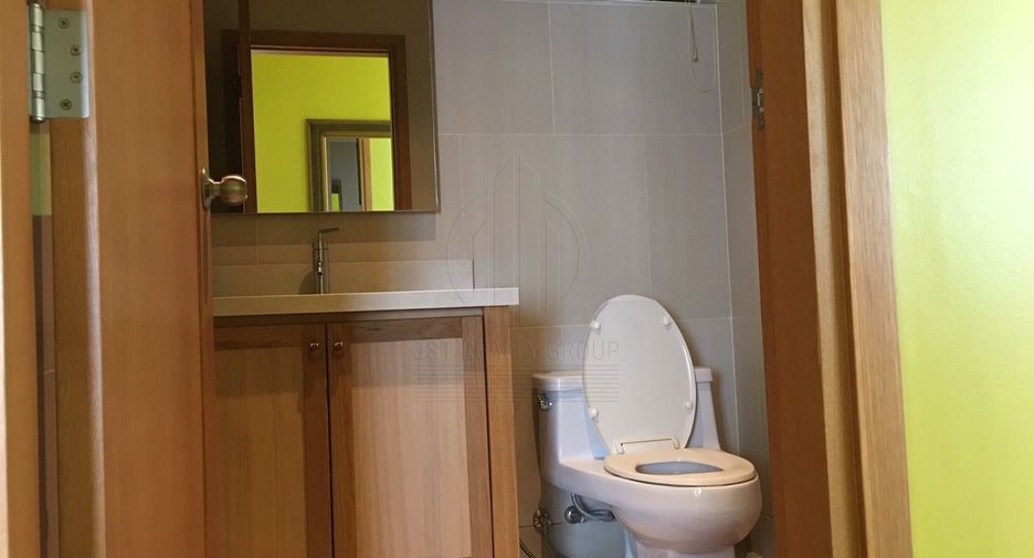 For sale 2 bedrooms condo in Khlong Toei, Bangkok