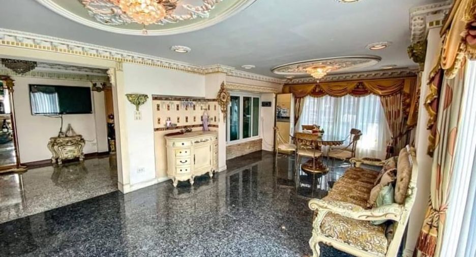 Аренда и продажа 4 спальни дом в Банг Кхен, Бангкок