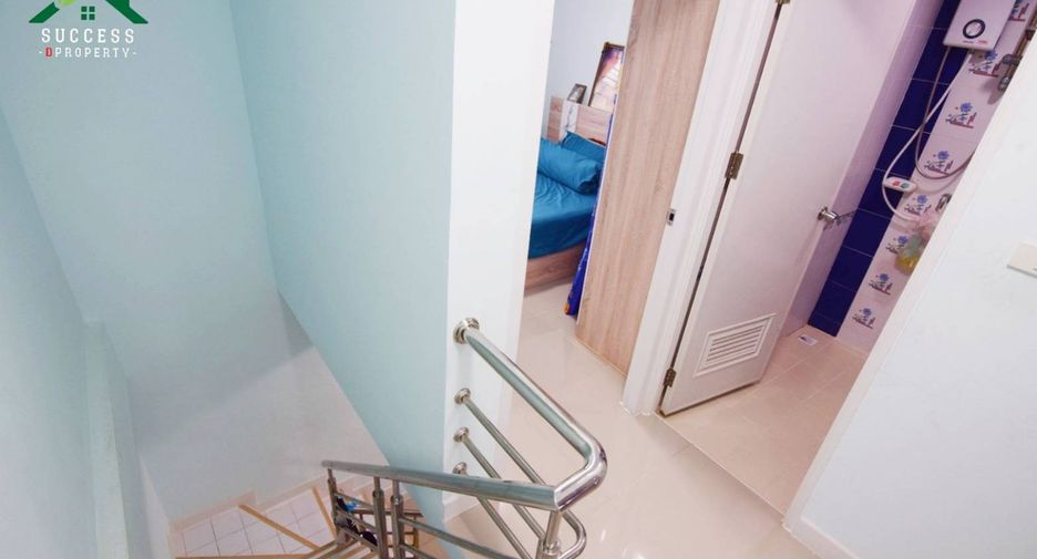 For sale 2 bedrooms townhouse in Mueang Samut Prakan, Samut Prakan
