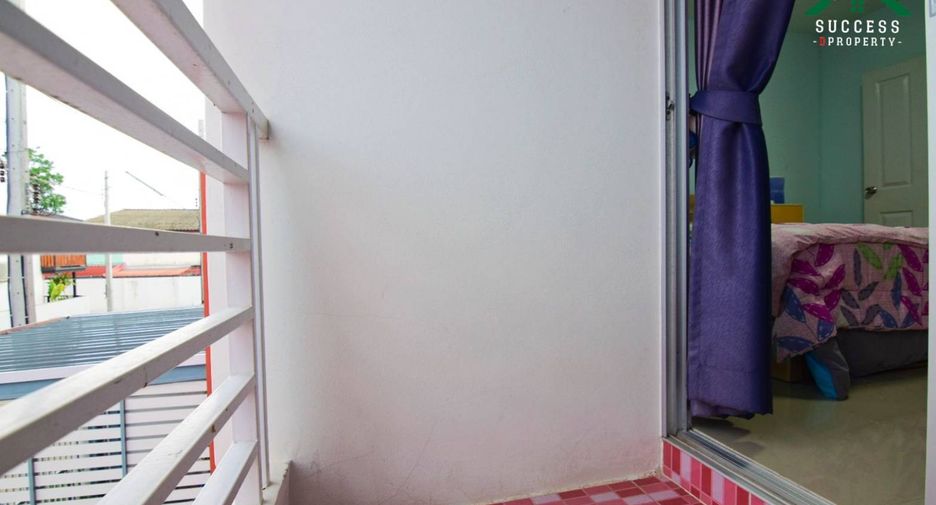 For sale 2 bedrooms townhouse in Mueang Samut Prakan, Samut Prakan