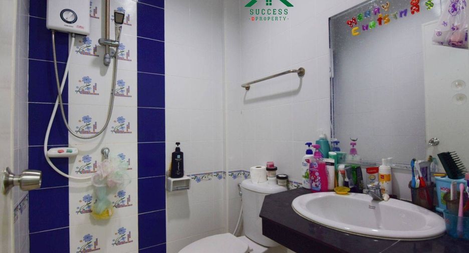 For sale 2 bedrooms townhouse in Mueang Samut Prakan, Samut Prakan