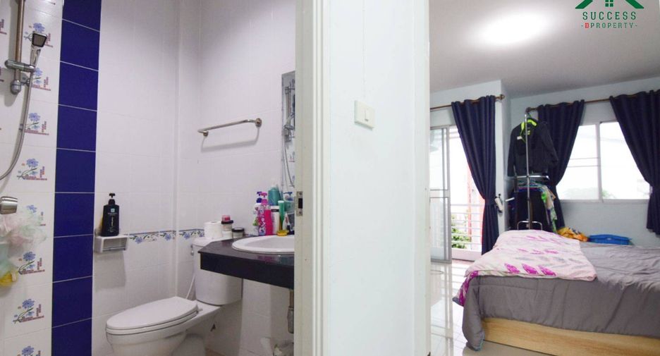 For sale 2 bedrooms townhouse in Mueang Samut Prakan, Samut Prakan
