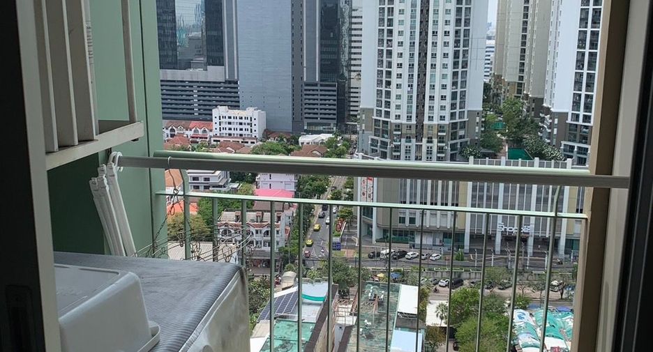 For sale 1 Beds condo in Huai Khwang, Bangkok