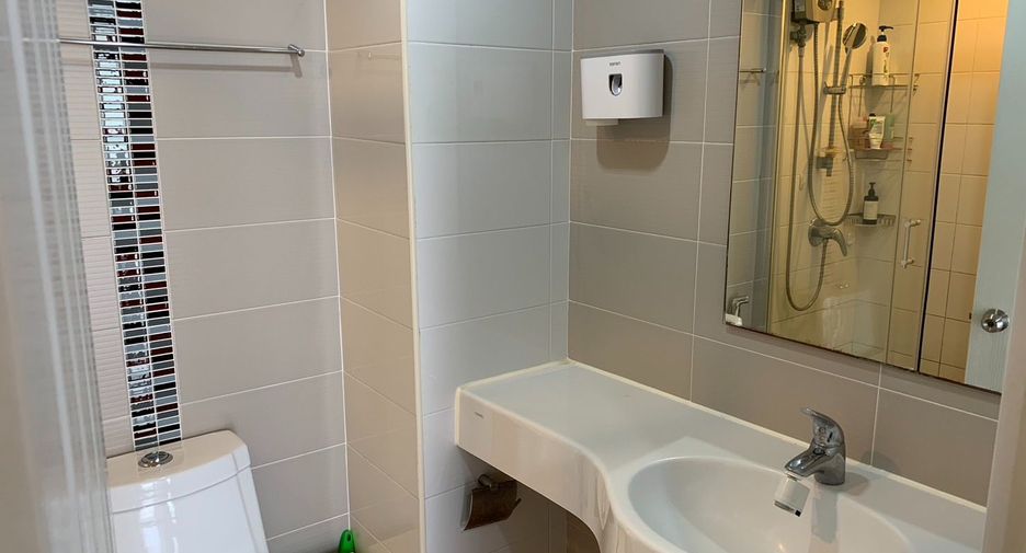 For sale 1 Beds condo in Huai Khwang, Bangkok