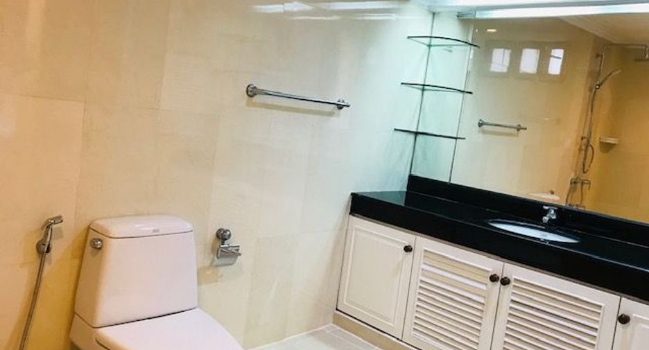 Wohnung zur Miete mit 4 Zimmer in Khlong Toei, Bangkok