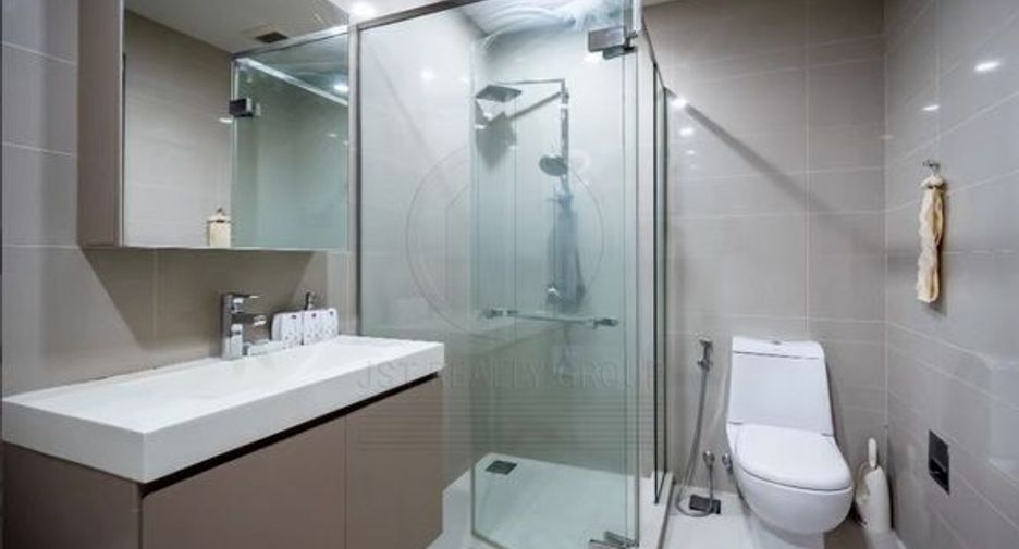 For rent and for sale 2 bedrooms condo in Pathum Wan, Bangkok