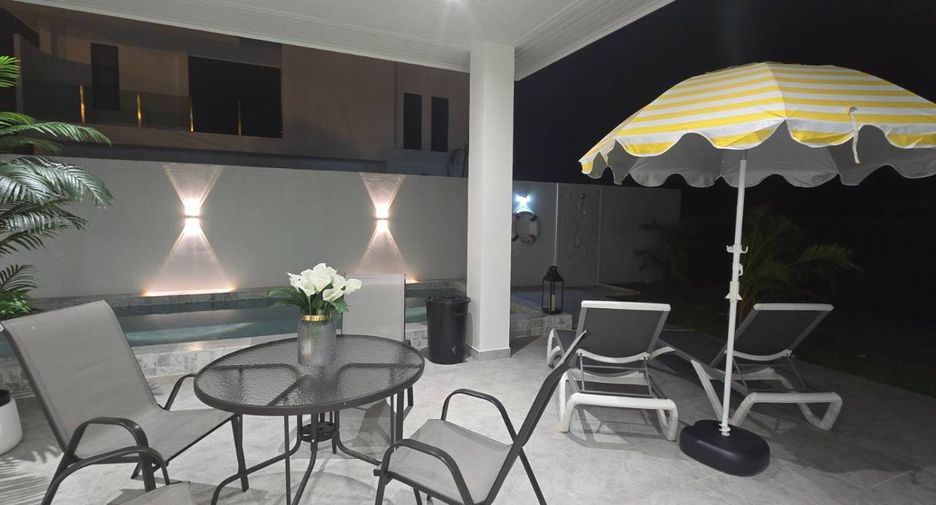 For sale 3 bedrooms villa in Mueang Rayong, Rayong