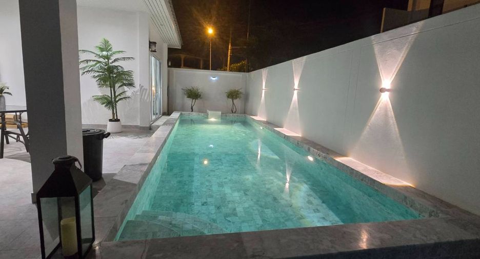 For sale 3 bedrooms villa in Mueang Rayong, Rayong