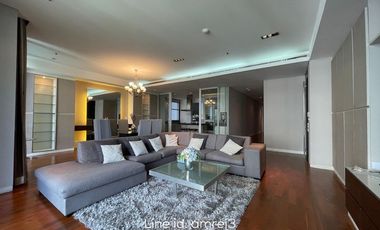 À louer 3 chambres condo à Khlong Toei, Bangkok