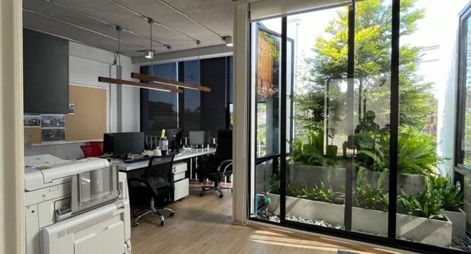 Casa adosada en venta de 4 habitaciones en Mueang Chiang Mai, Chiang Mai