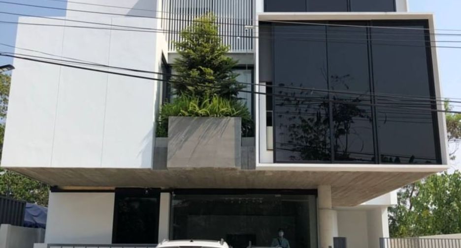 Casa adosada en venta de 4 habitaciones en Mueang Chiang Mai, Chiang Mai