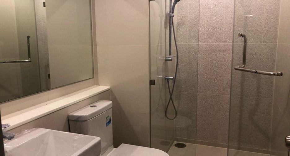 For rent 2 bedrooms condo in Phra Khanong, Bangkok