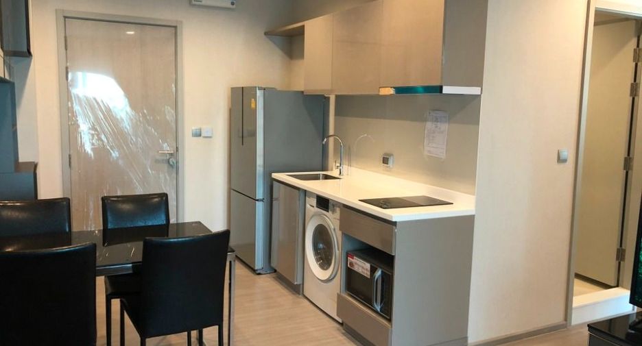 For rent 2 bedrooms condo in Phra Khanong, Bangkok