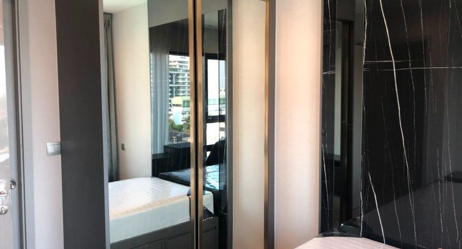 For rent 2 bedrooms condo in Phra Khanong, Bangkok