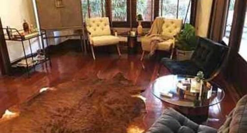 For rent 5 bedrooms house in Watthana, Bangkok