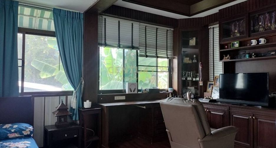 Casa adosada en venta de 7 habitaciones en Din Daeng, Bangkok