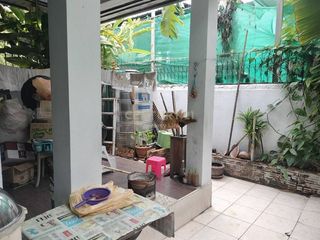 For sale 7 bed townhouse in Din Daeng, Bangkok