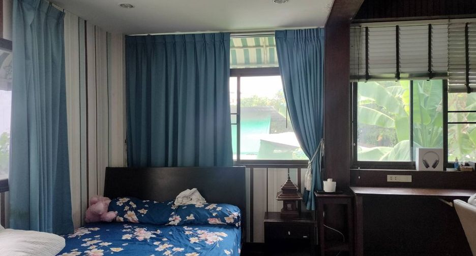 For sale 7 bed townhouse in Din Daeng, Bangkok