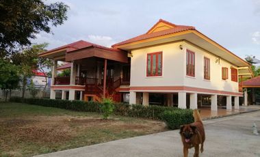 Haus zum Kauf mit 2 Zimmer in Mueang Uthai Thani, Uthai Thani